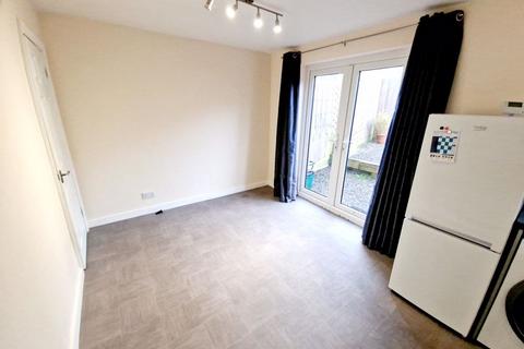 3 bedroom terraced house to rent, Dormer Road, Bristol BS5