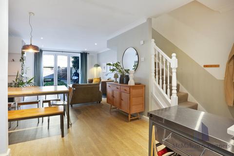 4 bedroom townhouse for sale, Bethwin Road, London, SE5