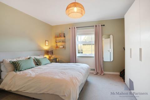 132 Bethwin Road, London, SE5 0YY