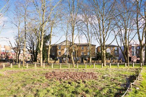 132 Bethwin Road, London, SE5 0YY