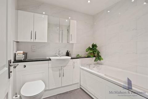 132 Bethwin Road, London, SE5 0YY