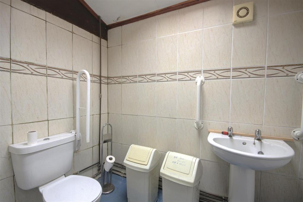 Visitors wc