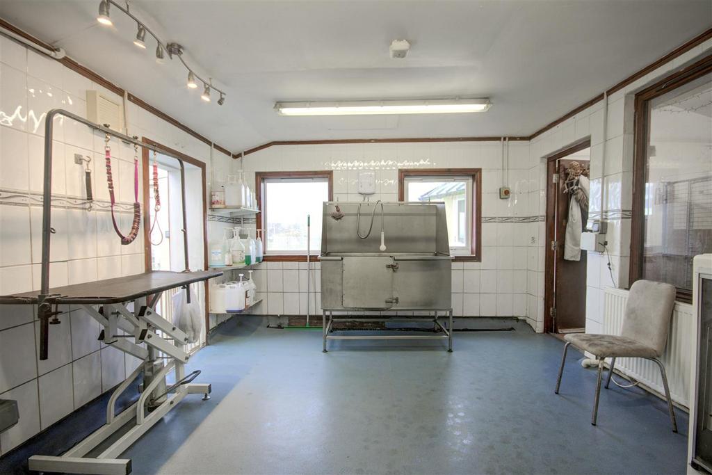Grooming parlour