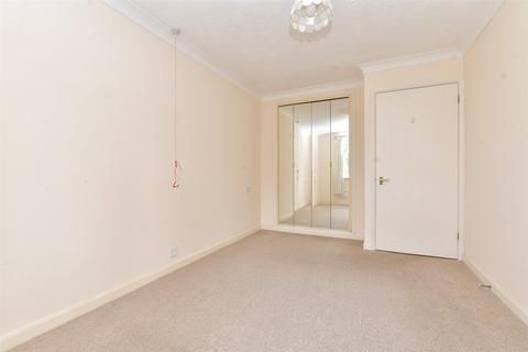 1 bedroom ground floor flat for sale, Cranley Gardens, Wallington, Surrey