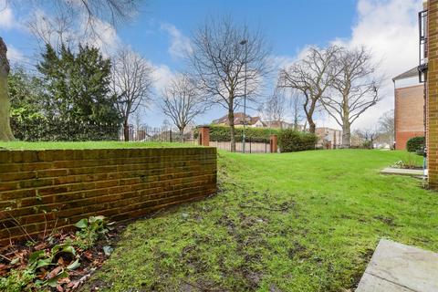 1 bedroom ground floor flat for sale, Cranley Gardens, Wallington, Surrey