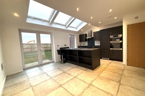 3 bedroom semi-detached house to rent, Watling Walk, Lancashire BB2