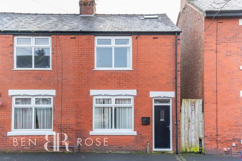 2 bedroom end of terrace house for sale, Cross Street, Leyland