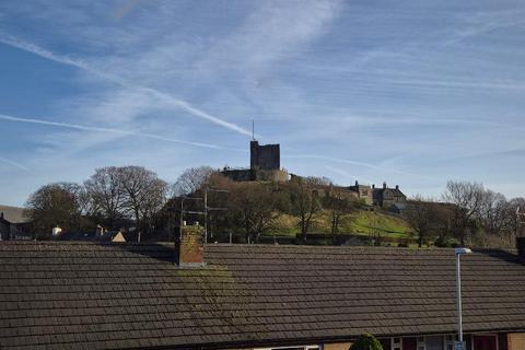 3 bedroom terraced house to rent, Castle View, Clitheroe, BB7 2DT