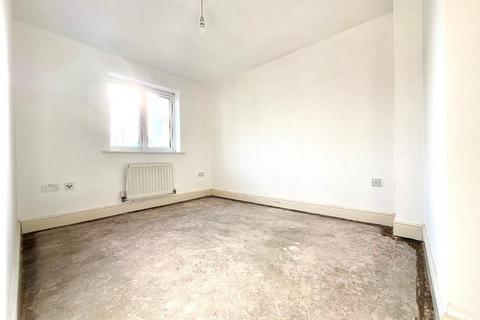 2 bedroom apartment for sale, Primrose Close, New Bedford Road Area, Luton, Bedfordshire, LU3 1EU