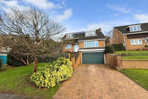 4 bedroom detached house for sale, Chartwell Drive, Old Bedford Road Area, Luton, Bedfordshire, LU2 7JD