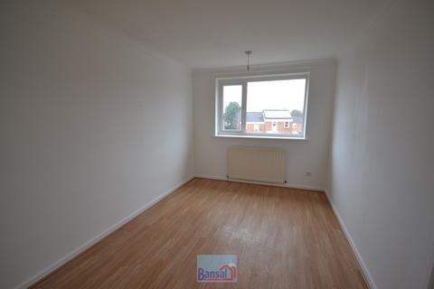 3 bedroom end of terrace house to rent, St James Lane, CV3