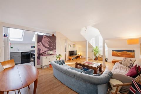 3 bedroom flat for sale, Belsize Avenue, Belsize Park