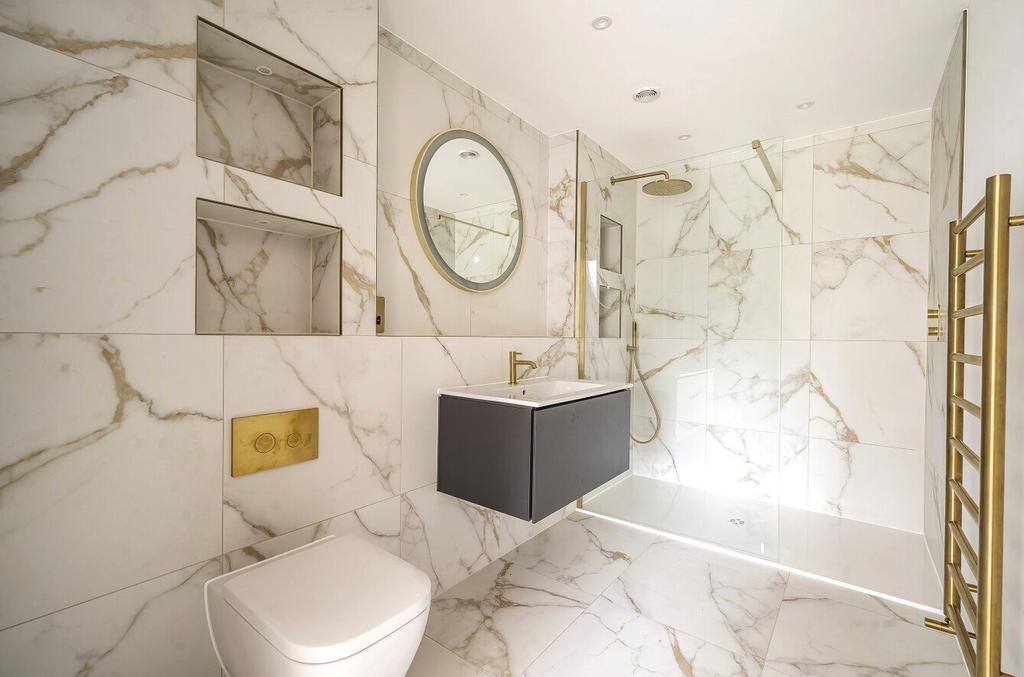 En Suite Shower Room