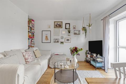 2 bedroom flat for sale, Clifford Avenue, East Sheen, SW14