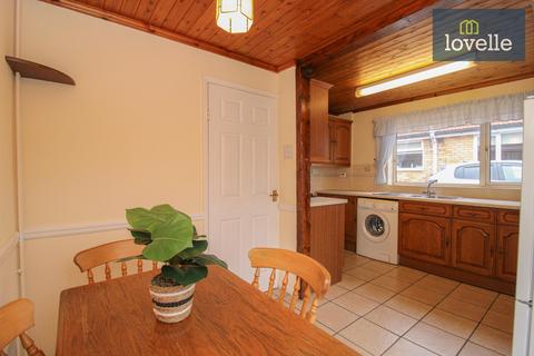15 Dymoke Drive, Grimsby, DN37 9QQ