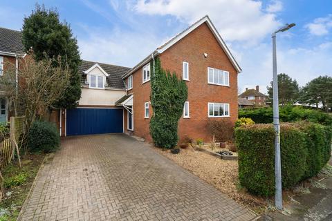 5 bedroom detached house for sale, Wheatlands Close, Bedford MK45