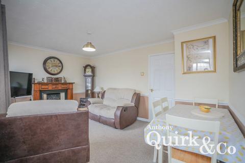 2 bedroom detached bungalow for sale, Waarden Road, Canvey Island, SS8