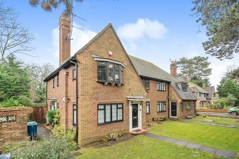 undefined, Chigwell Hurst Court, Pinner