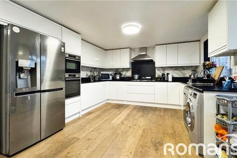 3 bedroom end of terrace house for sale, Mulberry Crescent, West Drayton