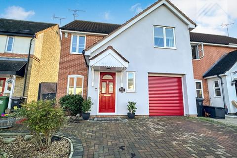 3 bedroom semi-detached house for sale, Kingsley Meadows, Wickford