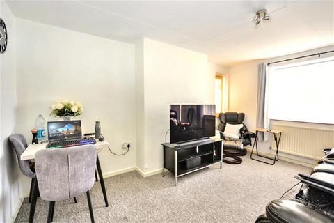 1 bedroom flat for sale, Northfield Road, Harpenden