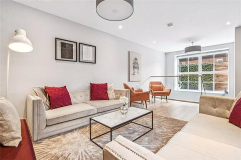 3 bedroom terraced house for sale, Avery Walk, SW11