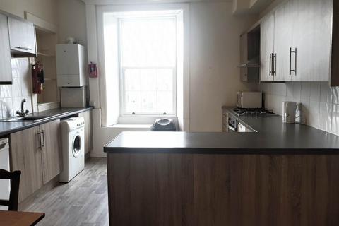 6 bedroom flat to rent, 41 3/2 Reform Street, ,