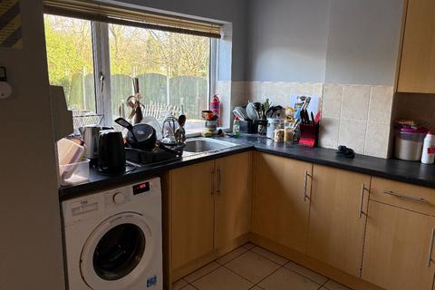 1 bedroom in a house share to rent, Room 6, 27 Hilton Road, Stoke-on-Trent ST4