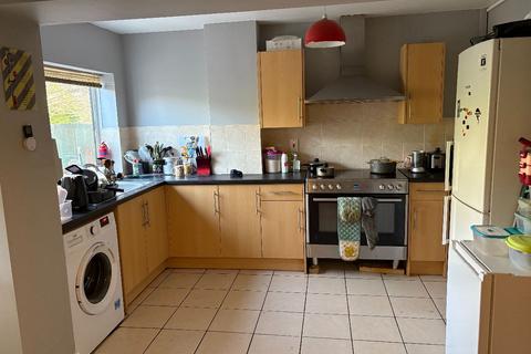 1 bedroom in a house share to rent, Room 6, 27 Hilton Road, Stoke-on-Trent ST4