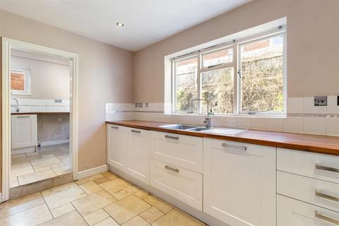 3 bedroom terraced house for sale, Kings Road, Malvern, WR14 4HL