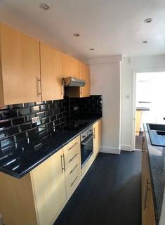 2 bedroom terraced house to rent, Connaught Road, Chatham