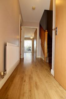 3 bedroom semi-detached house to rent, Rochdale OL16