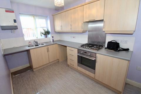 3 bedroom semi-detached house to rent, Rochdale OL16