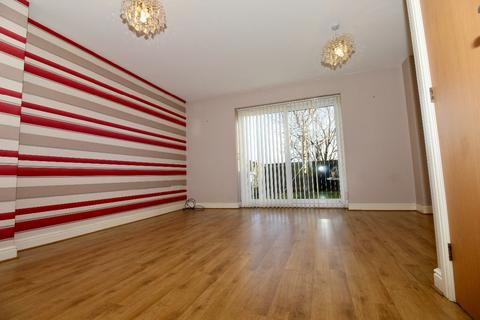 3 bedroom semi-detached house to rent, Rochdale OL16