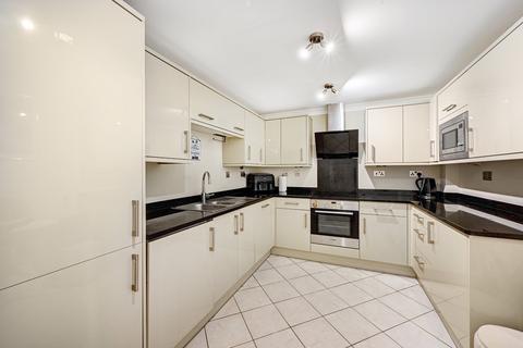 3 bedroom flat for sale, Regency Court, 4-10 Regency Street, London, SW1P