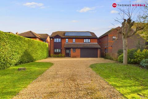 5 bedroom detached house for sale, Hitchin Road, Central Bedfordshire SG18