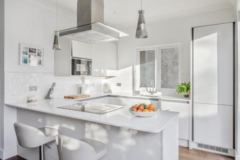 11 Arras Avenue, Morden, SM4 6DG