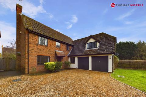 5 bedroom detached house for sale, Snowy Way, Huntingdon PE29