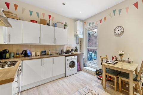 1 bedroom apartment to rent, Merton High Street, London SW19