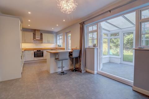 4 bedroom detached house for sale, Elmdale Gardens, Buckinghamshire HP27