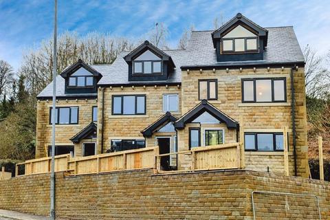 5 bedroom terraced house to rent, Halifax Road, West Yorkshire OL14