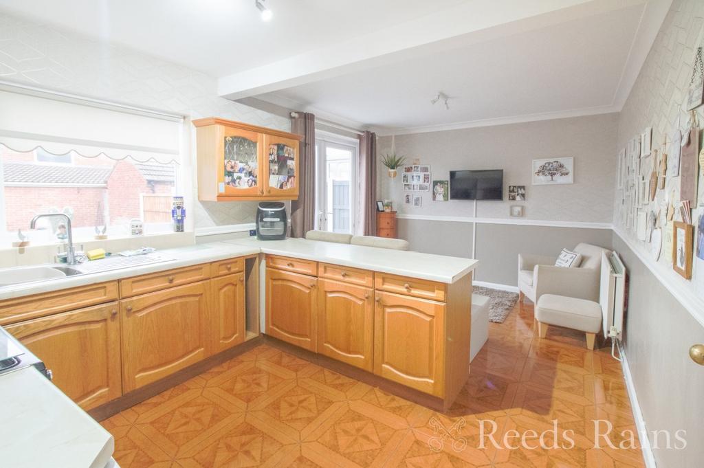 Kitchen/Dining