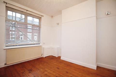 2 bedroom terraced house to rent, Luton Road, Stockport SK5