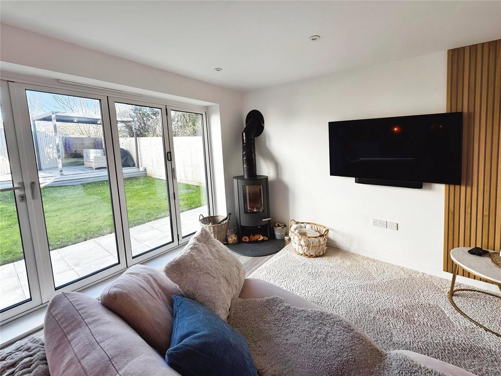 Lounge & Wood-Burner