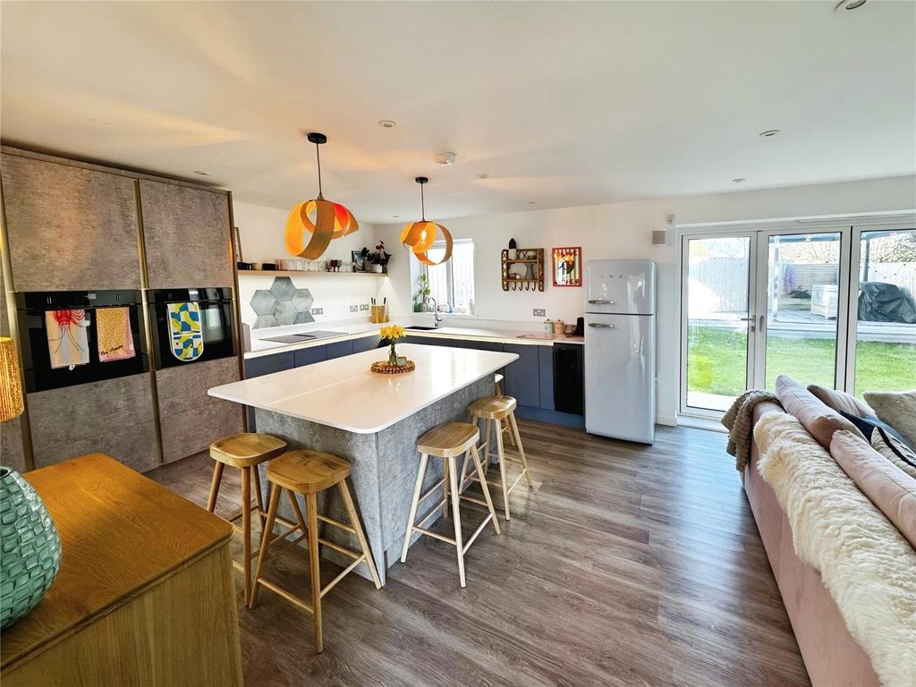 Kitchen/Dining Area