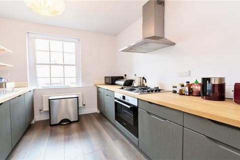 3 bedroom apartment to rent, SW10