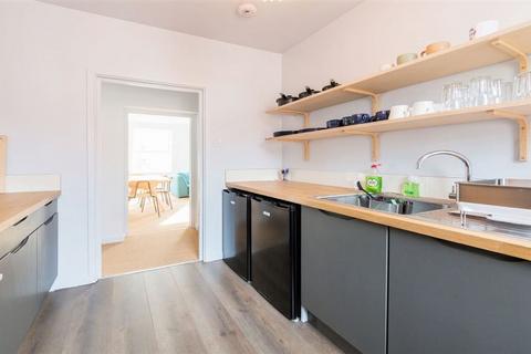 3 bedroom apartment to rent, SW10