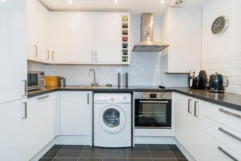 2 bedroom flat for sale, Pacific Close, Hampshire SO14
