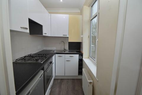 2 bedroom apartment to rent, CHERTSEY