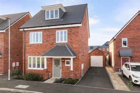 4 bedroom detached house for sale, Merton Croft, Evesham WR11